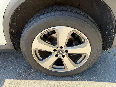 Used 2018 Mercedes-Benz GLC 300 4MATIC image 64