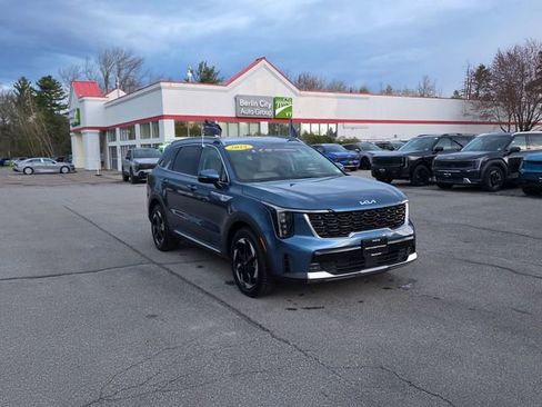 Certified 2025 Kia Sorento EX AWD/4WD image 32
