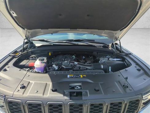 New 2025 Jeep Grand Cherokee Altitude RWD image 19