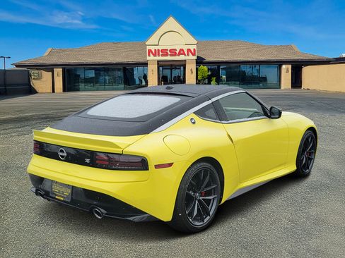 Used 2023 Nissan Z Performance w/ Floor Mat Package (L93) image 4