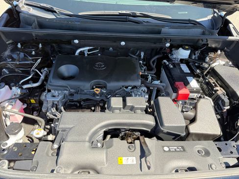 Used 2024 Toyota RAV4 XLE FWD image 20
