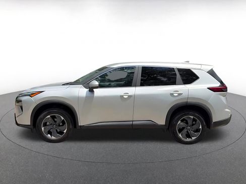 Used 2025 Nissan Rogue SV FWD image 10