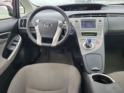 Used 2015 Toyota Prius Three image 10