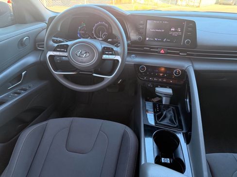 Used 2023 Hyundai Elantra Blue FWD image 29