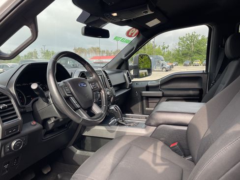 Used 2019 Ford F150 XLT w/ Equipment Group 302A Luxury AWD/4WD image 11