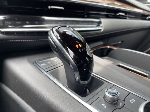 Certified 2024 Cadillac Escalade Premium Luxury w/ Performance Package AWD/4WD image 34