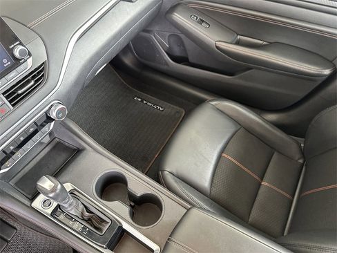 Used 2022 Nissan Altima 2.5 SR image 24