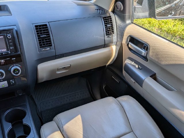 Used 2016 Toyota Sequoia Limited w/ Safety & Convenience Package AWD/4WD image 18