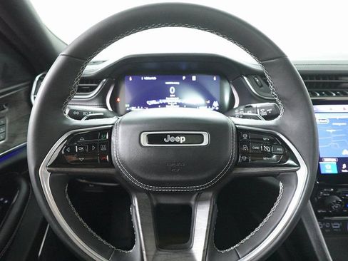 Used 2024 Jeep Grand Cherokee Overland w/ Luxury Tech Group IV image 14