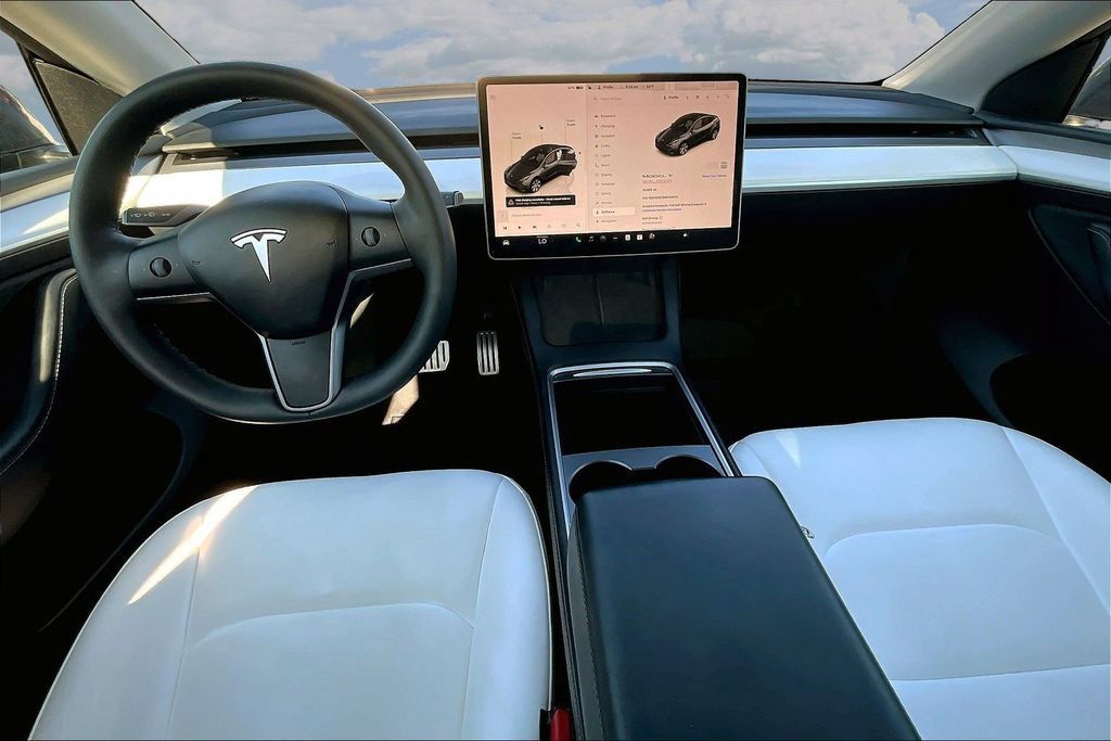 Used 2022 Tesla Model Y Performance AWD/4WD image 7
