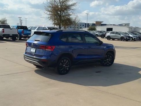 Used 2024 Volkswagen Taos S image 8