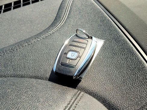 Used 2017 Lincoln MKC Reserve w/ Lincoln MKC Climate Package image 11