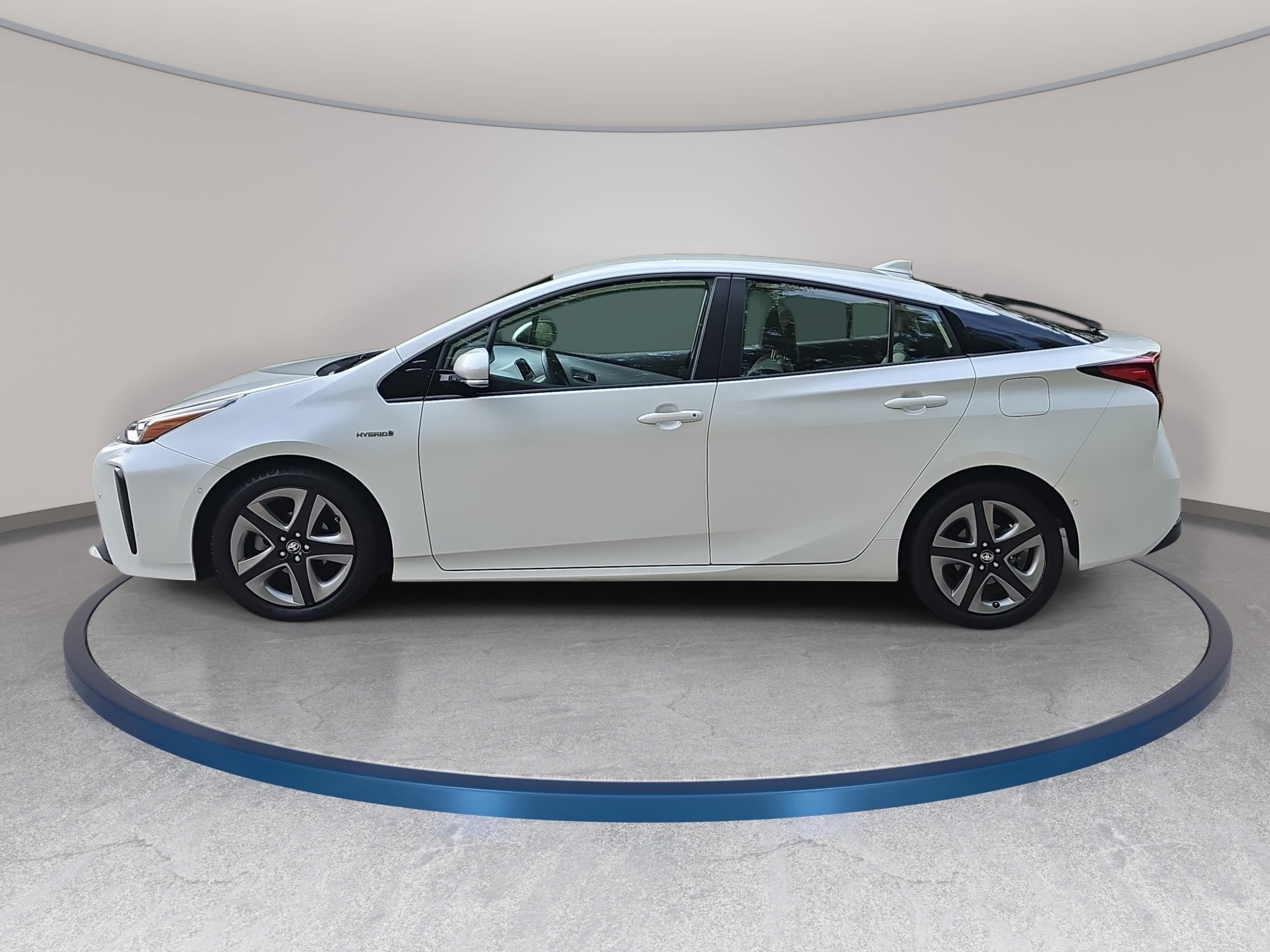 Used 2019 Toyota Prius XLE FWD image 8