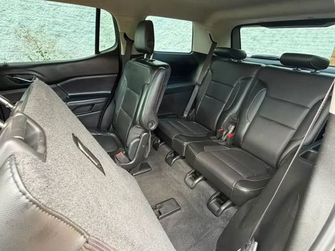 Used 2018 GMC Acadia SLT w/ LPO, Floor Liner Package FWD image 25