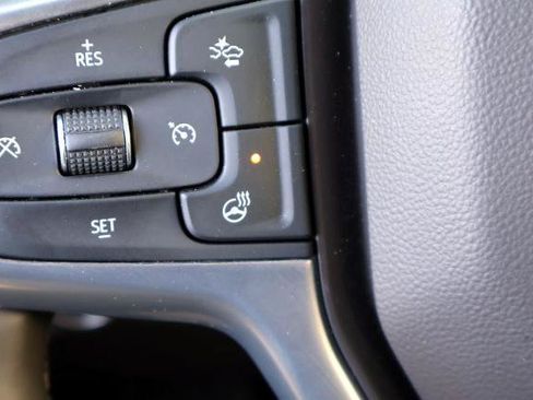 Used 2025 Chevrolet Silverado 1500 LTZ AWD/4WD image 30