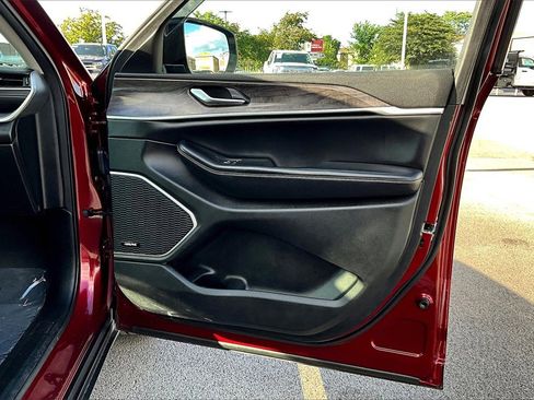 Used 2022 Jeep Grand Cherokee L Limited image 23