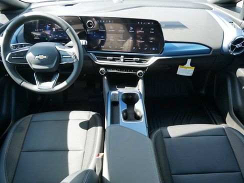 Used 2026 Chevrolet Equinox EV LT AWD/4WD image 10