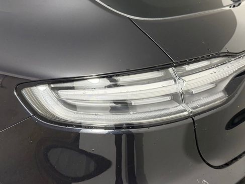 New 2026 Porsche Macan image 17