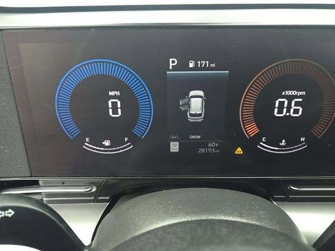 Used 2025 Hyundai Kona SEL AWD/4WD image 6