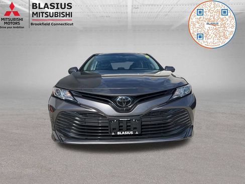 Used 2018 Toyota Camry LE FWD image 18