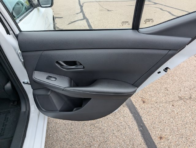 Used 2025 Nissan Sentra SV FWD image 7