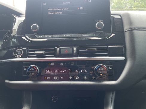 Used 2022 Nissan Pathfinder SV w/ SV Premium Package FWD image 24