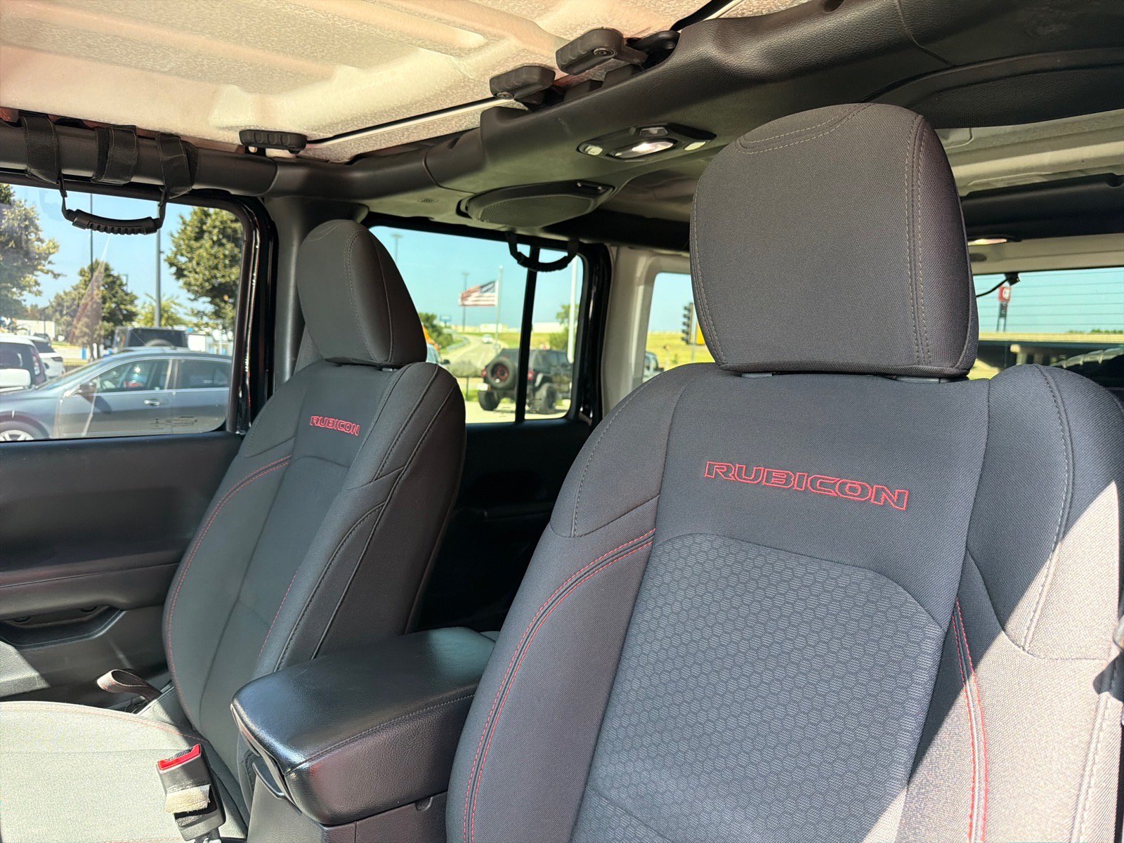 Used 2018 Jeep Wrangler Unlimited Rubicon AWD/4WD image 18