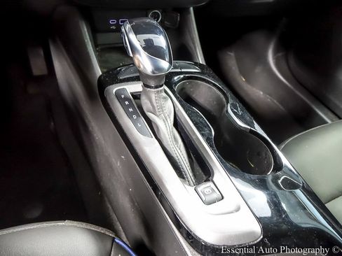 Used 2024 Buick Envista Sport Touring w/ Advanced Safety Package FWD image 17
