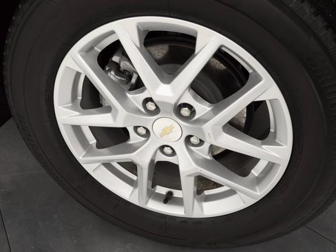 Used 2023 Chevrolet Equinox LT w/ Driver Convenience Package image 11