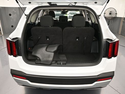 Used 2024 Kia Sorento LX image 38