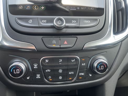 Used 2024 Chevrolet Equinox LT AWD/4WD image 25