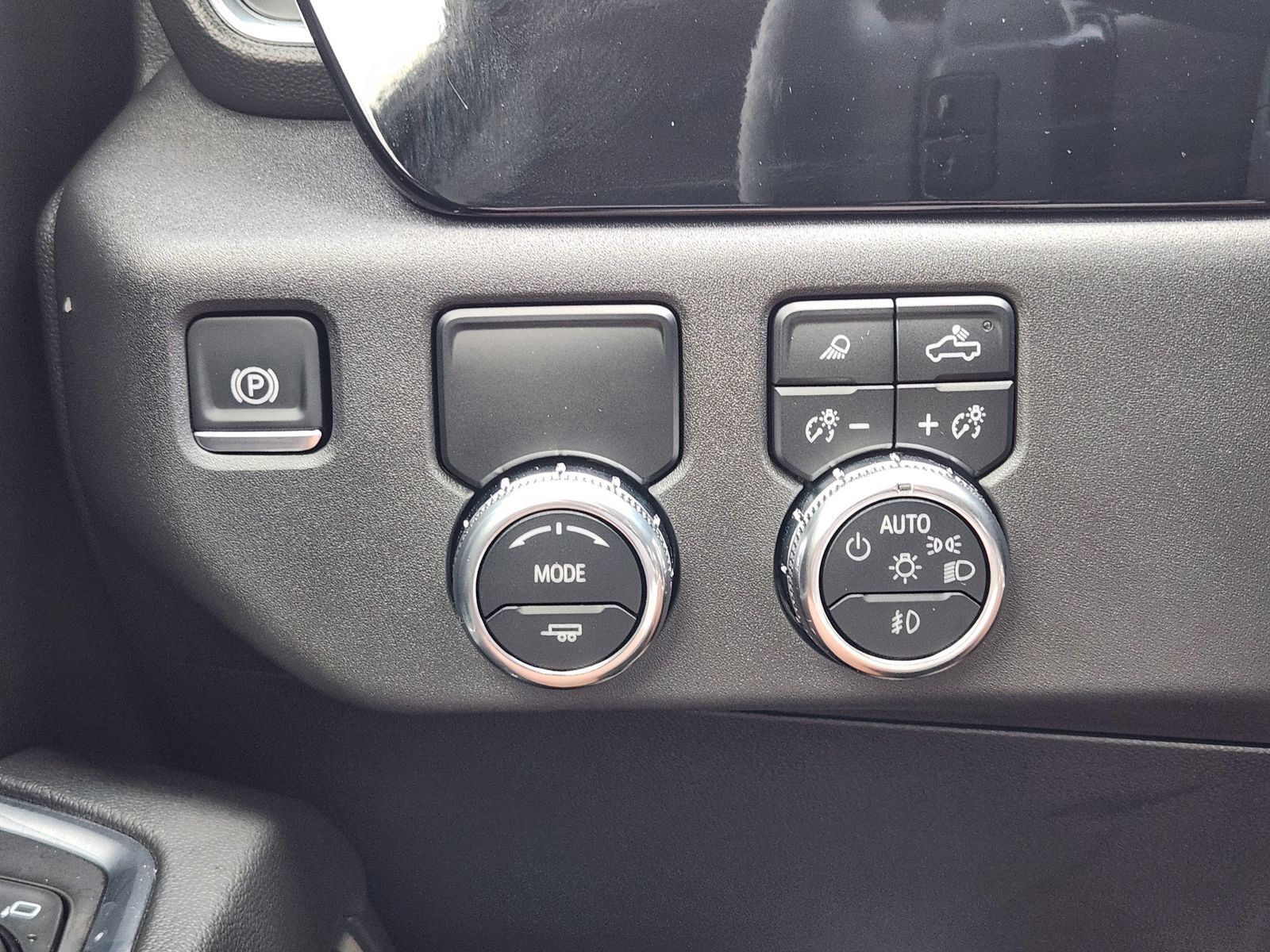 Certified 2025 GMC Sierra 1500 SLT RWD image 24