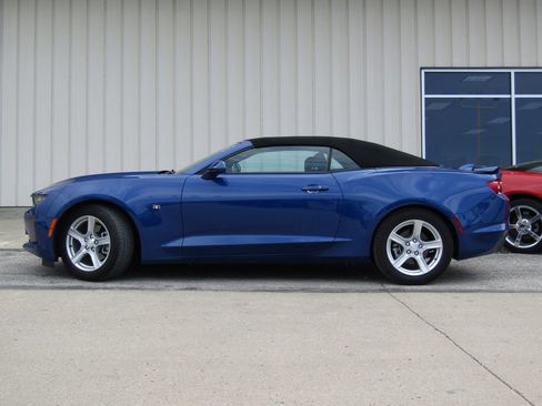 Used 2023 Chevrolet Camaro LT w/ Technology Package image 19