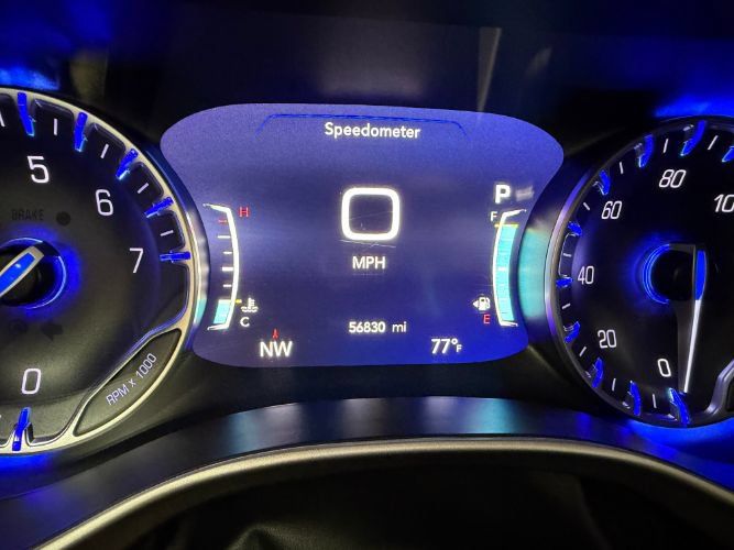 Used 2024 Chrysler Pacifica Touring-L FWD image 19