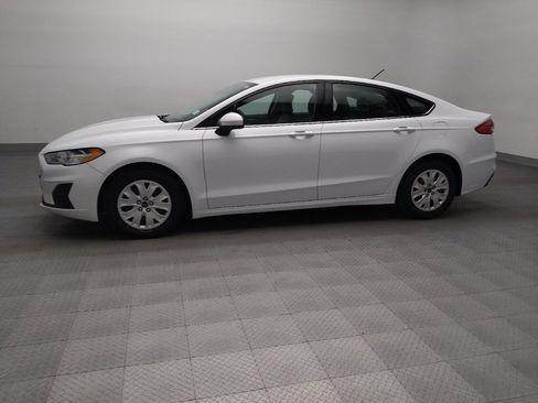Used 2019 Ford Fusion S image 2