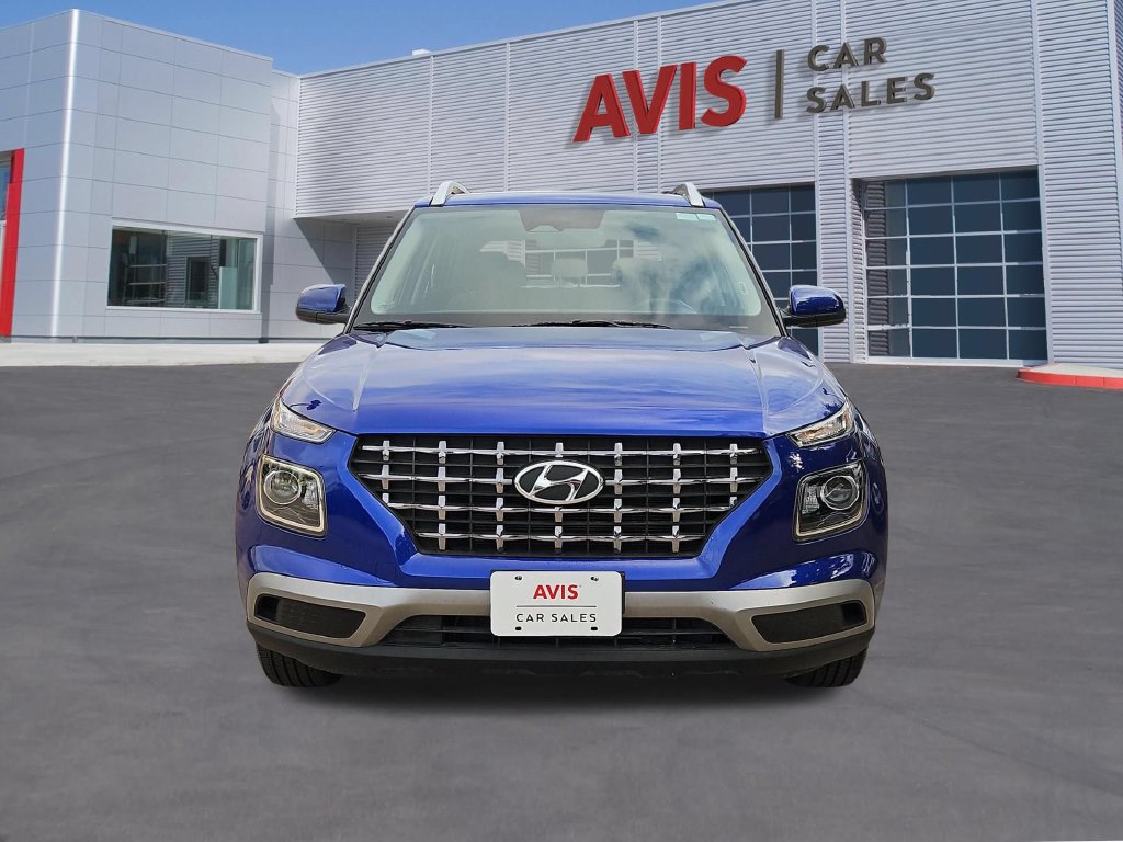 Used 2025 Hyundai Venue SEL FWD image 2