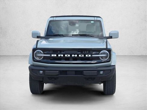 Used 2024 Ford Bronco Outer Banks AWD/4WD image 2
