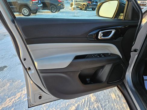 Used 2022 Jeep Compass Limited image 20