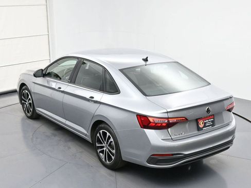 Used 2024 Volkswagen Jetta Sport image 32