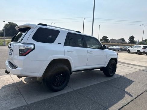 Used 2021 Toyota 4Runner SR5 Premium w/ Moonroof Package AWD/4WD image 5