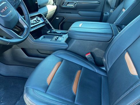 Used 2025 GMC Sierra 2500 AT4 AWD/4WD image 10