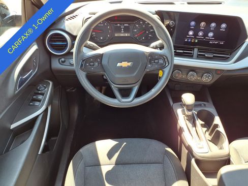 Used 2024 Chevrolet Trax LS w/ LS Convenience Package FWD image 14
