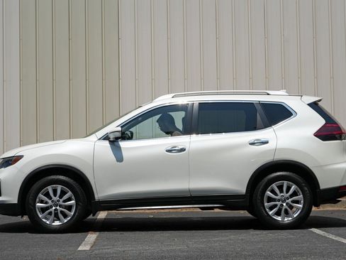 Used 2018 Nissan Rogue SV w/ Premium Package AWD/4WD image 8