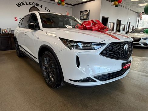 Used 2023 Acura MDX A-Spec image 3