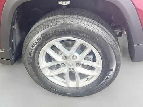 Used 2025 Jeep Grand Cherokee Laredo X w/ Luxury Tech Group I RWD image 26