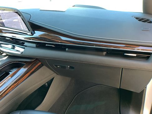 Used 2022 Cadillac Escalade Luxury image 36