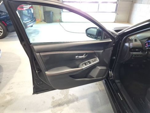Used 2024 Nissan Sentra SR FWD image 10