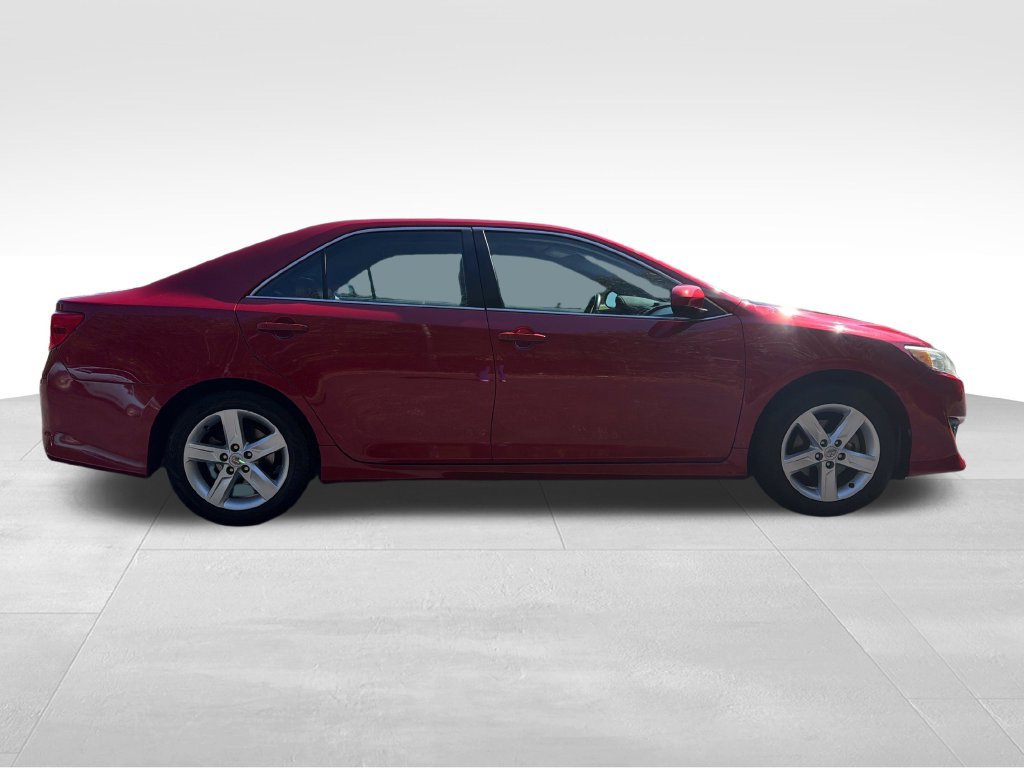 Used 2014 Toyota Camry SE FWD image 8