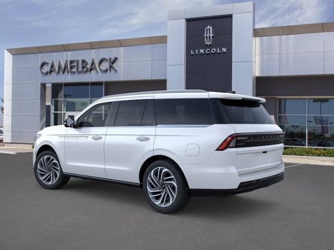 New 2026 Lincoln Navigator Reserve AWD/4WD image 4