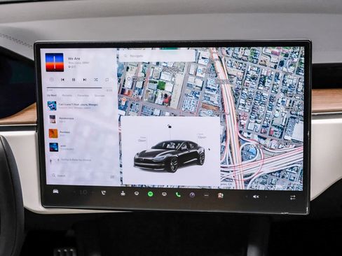 Used 2023 Tesla Model S Standard Range image 14